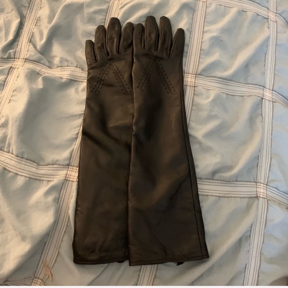Vera Wangle Leather Elbow Gloves